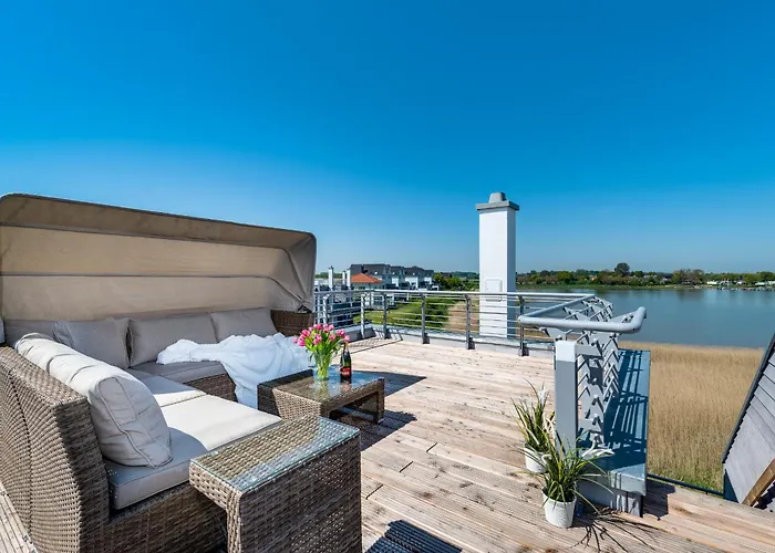 Backbord Semesterbostad *